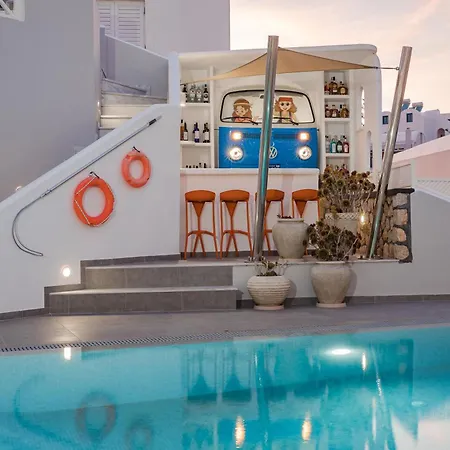 Nikolas 3* Karterados (Santorini)