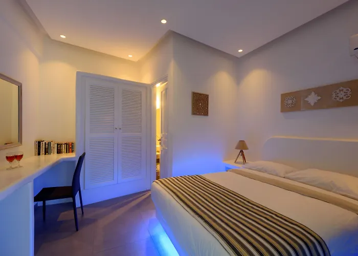 Nikolas 3* Karterados (Santorini)