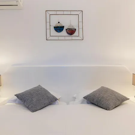 Nikolas 3* Karterados (Santorini)