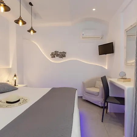 Nikolas 3* Karterados (Santorini)