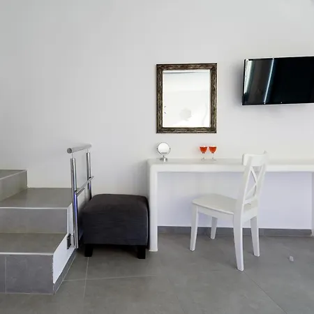 Nikolas Hotel Karterados (Santorini)