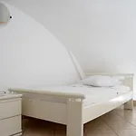 Nikolas 3*