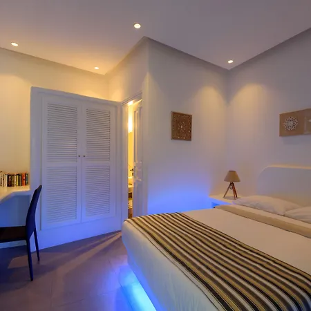 Nikolas 3* Karterados (Santorini)