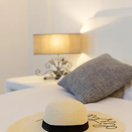 Nikolas Hotel 3*