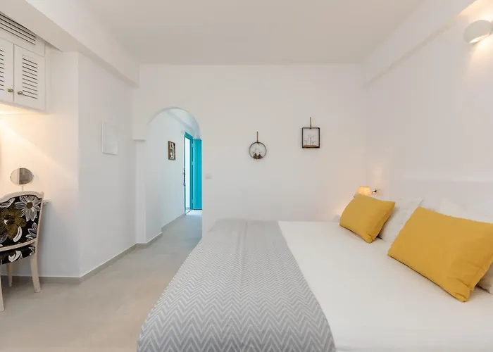 Nikolas Karterados (Santorini)