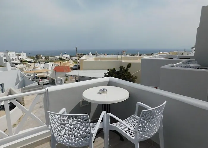 Nikolas 3* Karterados (Santorini)