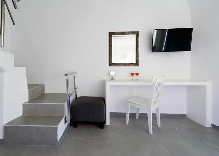 Nikolas Hotel Karterados (Santorini)